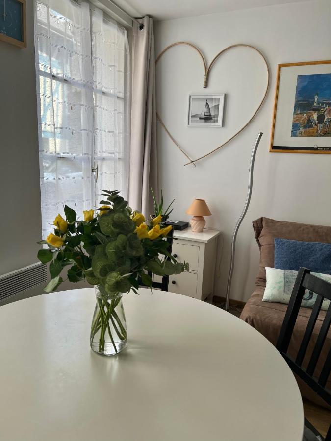 Le Pastel Apartment Honfleur Bagian luar foto