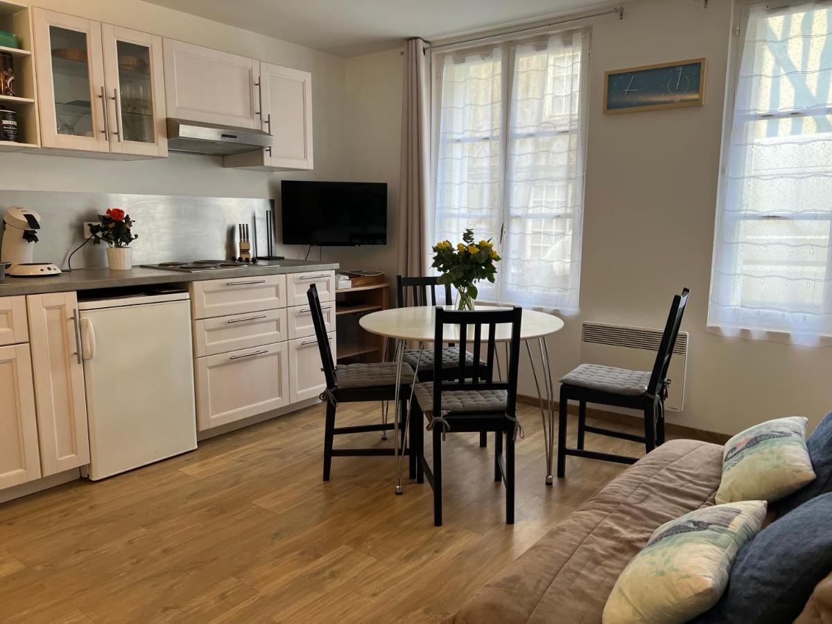 Le Pastel Apartment Honfleur Bagian luar foto