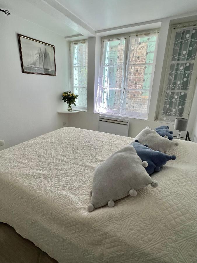 Le Pastel Apartment Honfleur Bagian luar foto